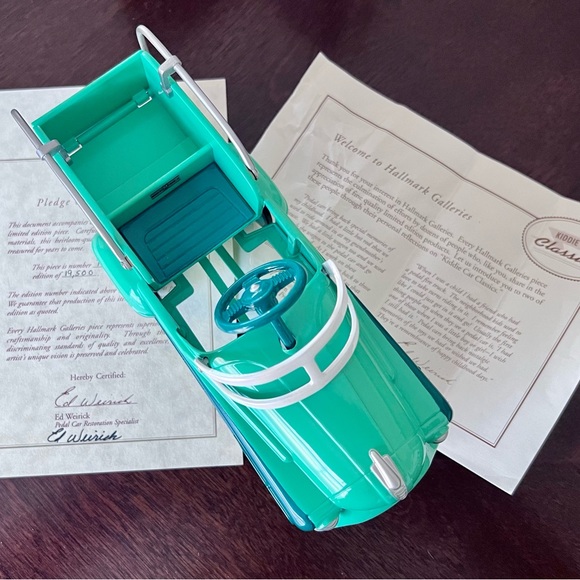 Hallmark Kiddie Car Classics Murray Station Wagon - Picture 2 of 8